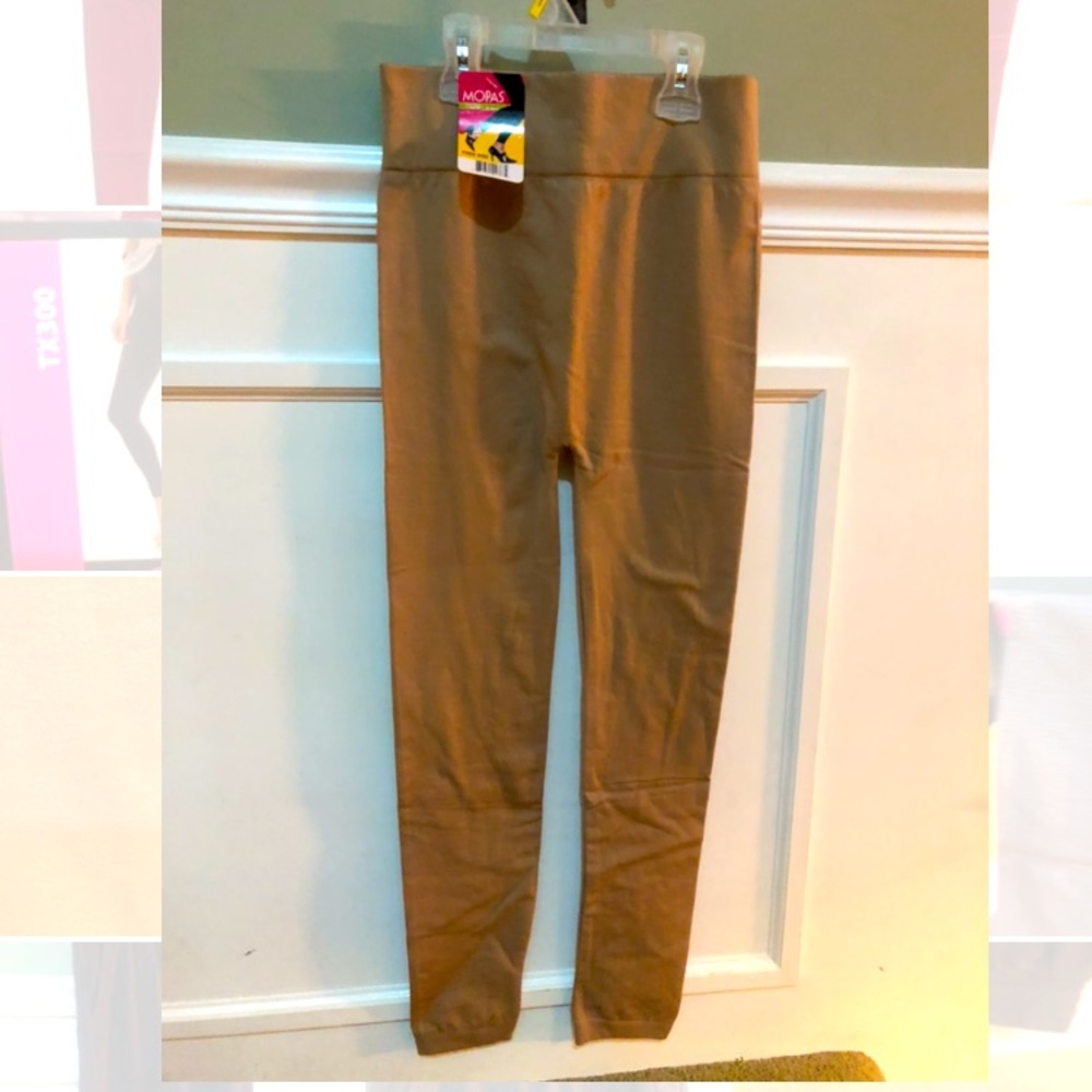 Mopas fuzzy lined leggings.